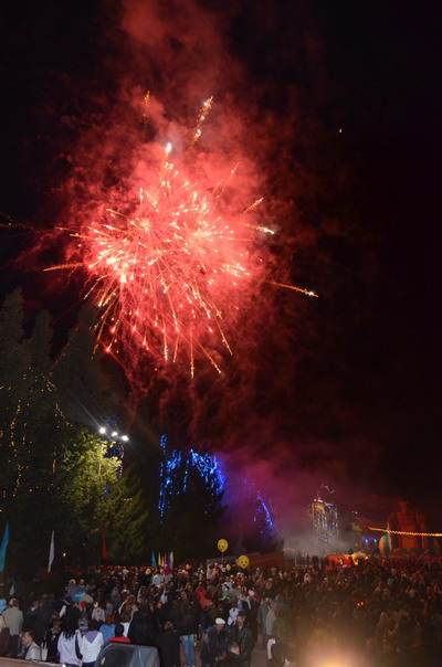 Праздничный фейерверк в День города собрал тысячи шумерлинцев